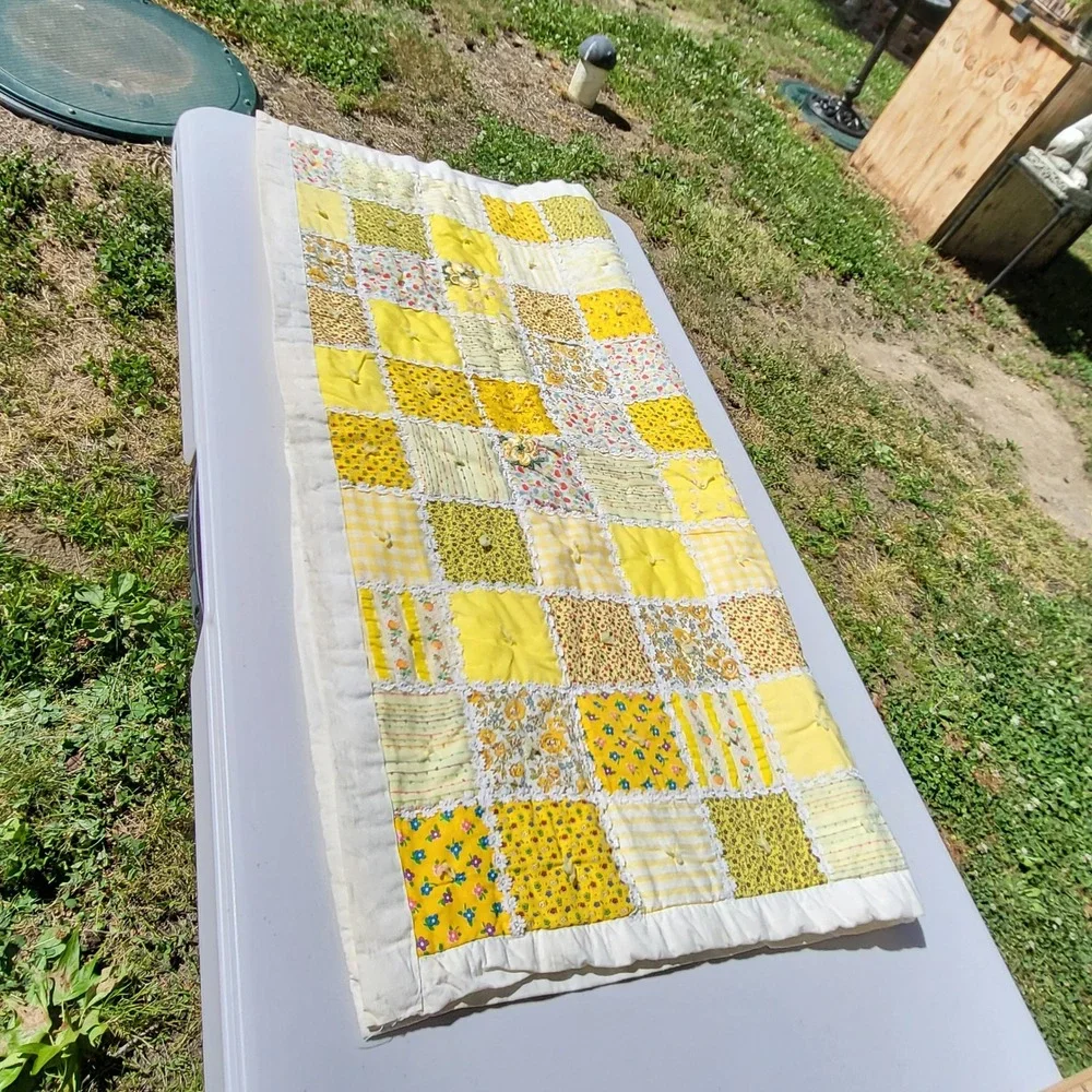 N/A cheerful yellow